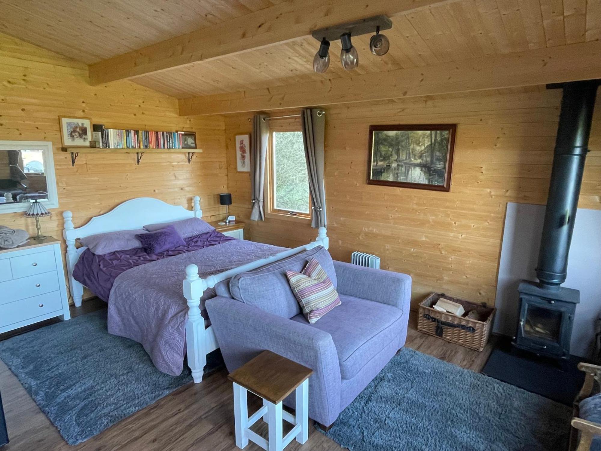 Cosy Cabin In Annie'S Meadow West Meon ภายนอก รูปภาพ