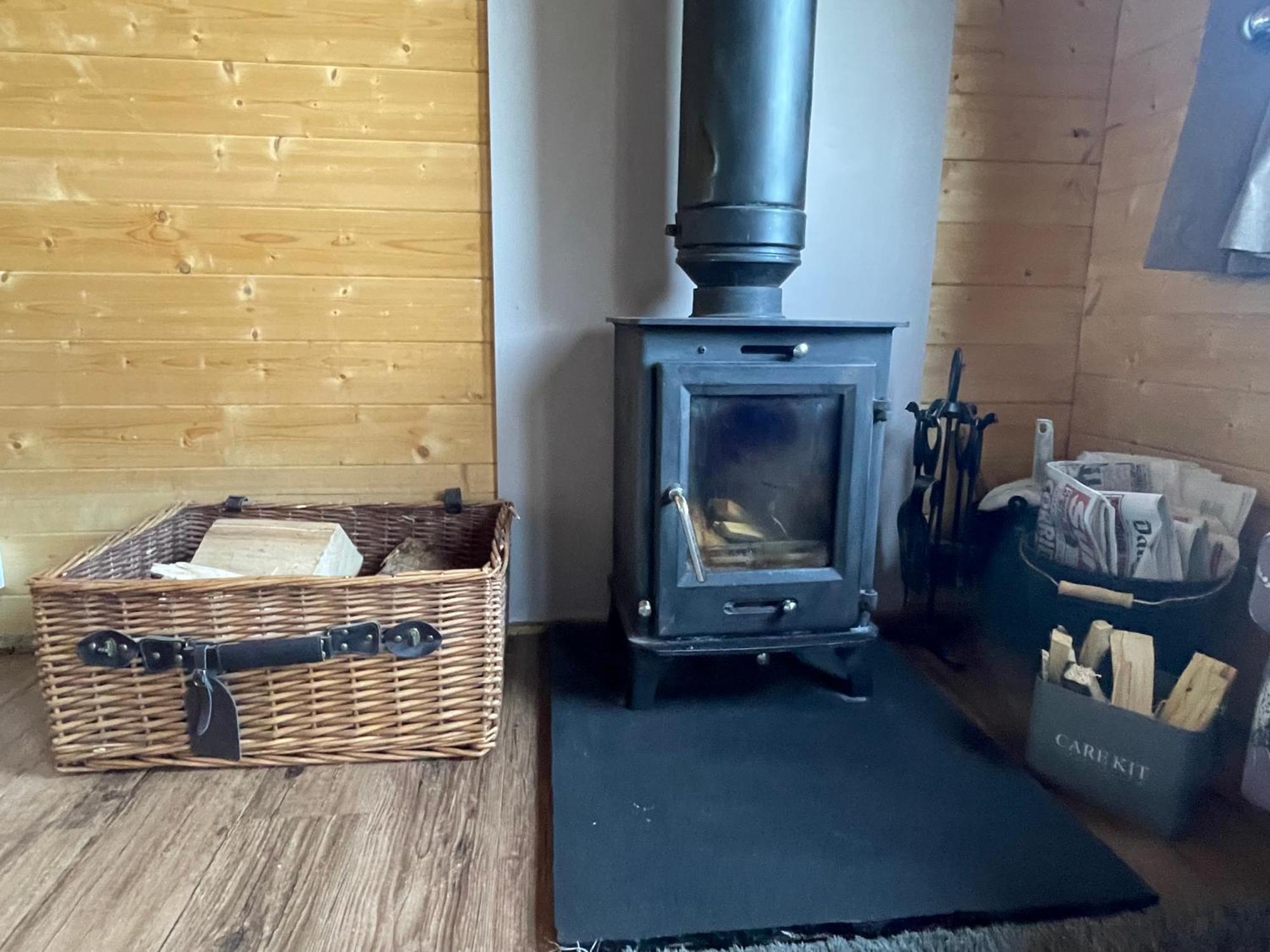 Cosy Cabin In Annie'S Meadow West Meon ภายนอก รูปภาพ